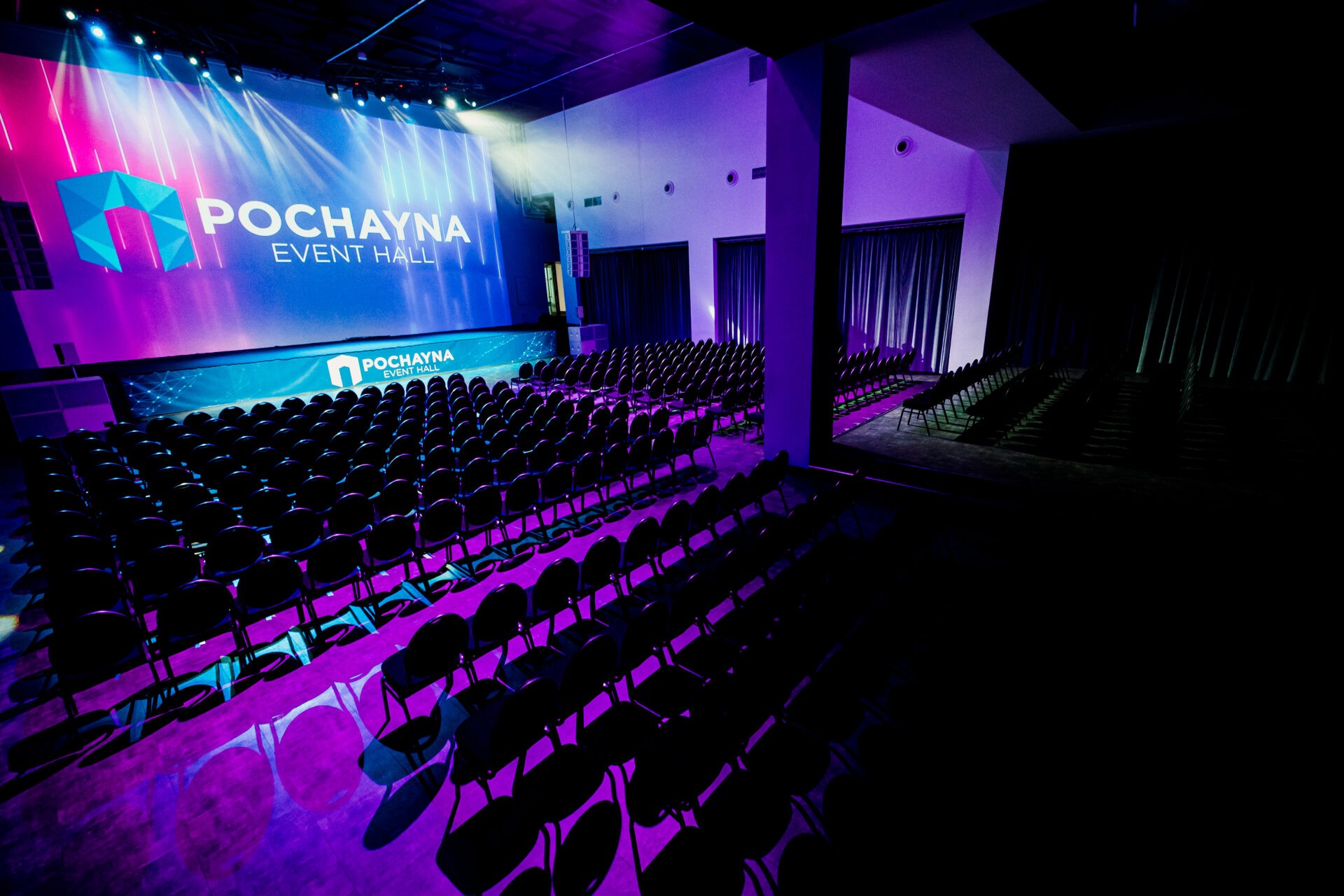 Головний зал